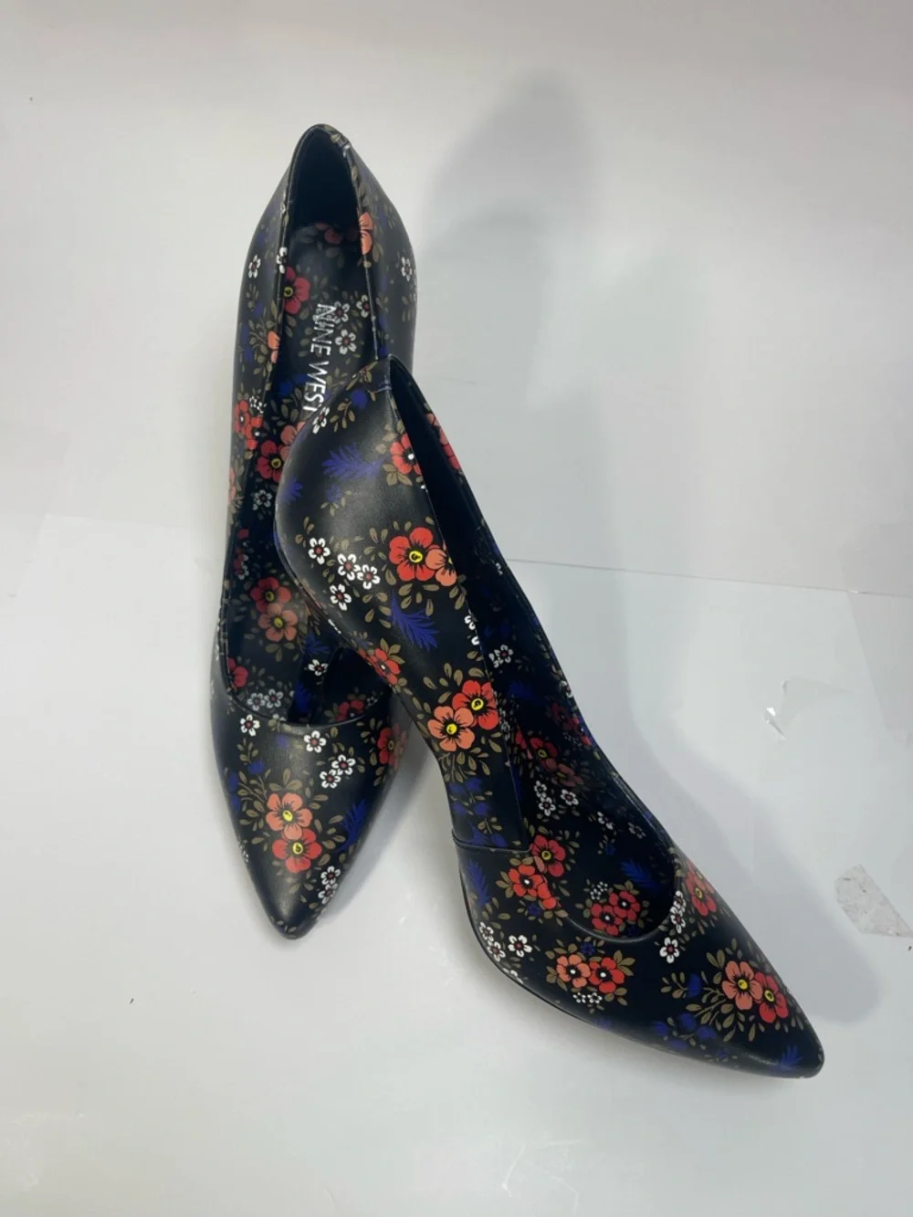 Nine West Black Floral Pointed Pumps with Red and Pink Blooms - Picture 2 of 7